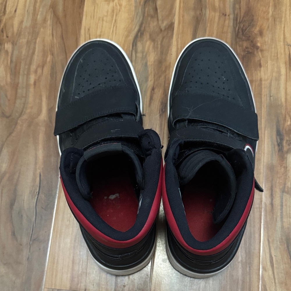 Nike Black and Red Men's Strap Sneakers - Picture 3 of 6
